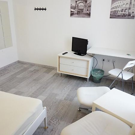 Hostel Ljiljana Pula Exteriör bild