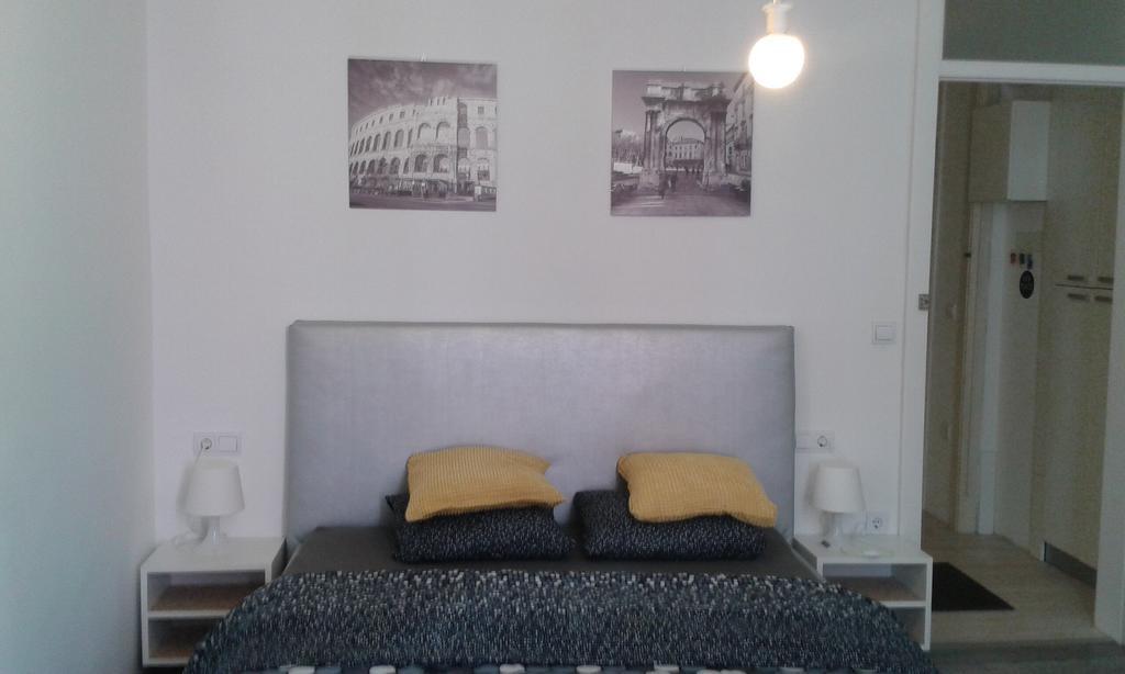 Hostel Ljiljana Pula Exteriör bild