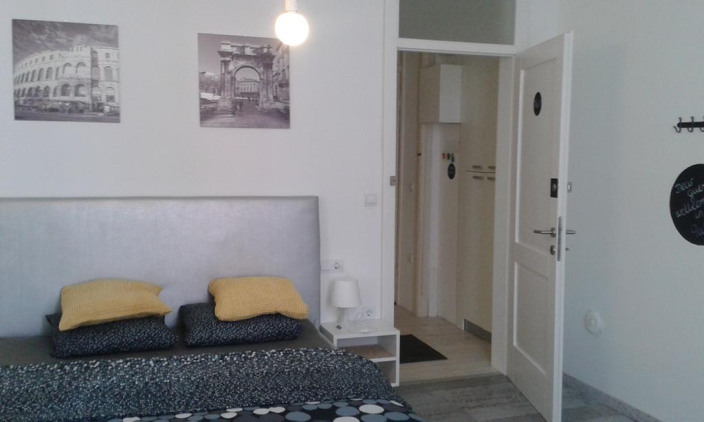 Hostel Ljiljana Pula Exteriör bild